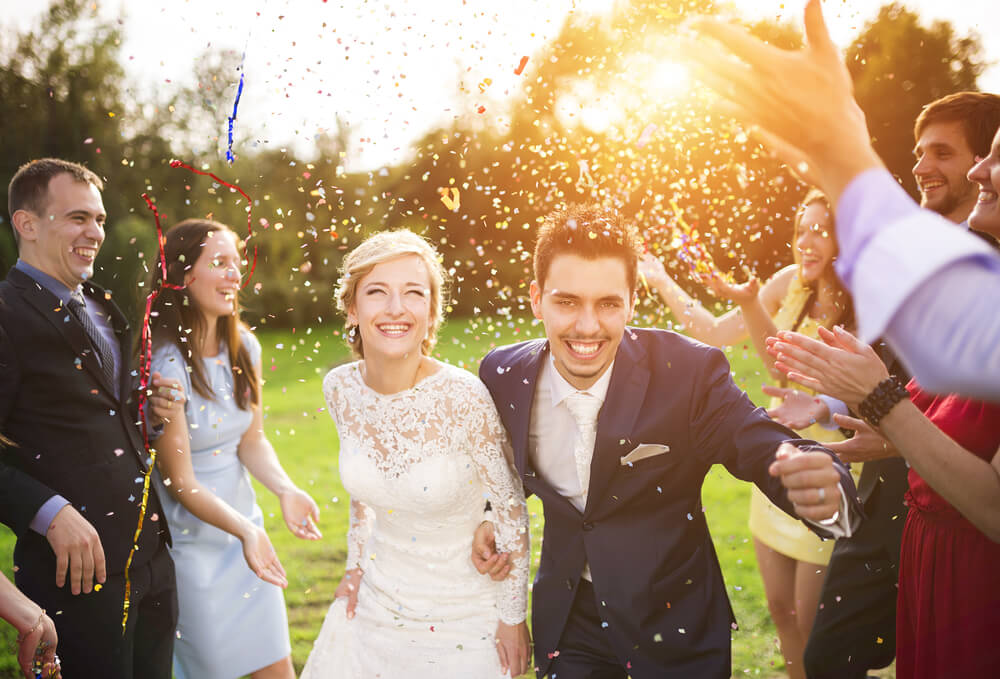 As cerimônias e festas de casamento têm se tornado cada vez menos tradicionais. Muitos noivos optam por deixar o evento com uma “cara” mais moderna, com decoração e músicas que…